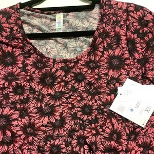 New with tags Lularoe classic tee shirt